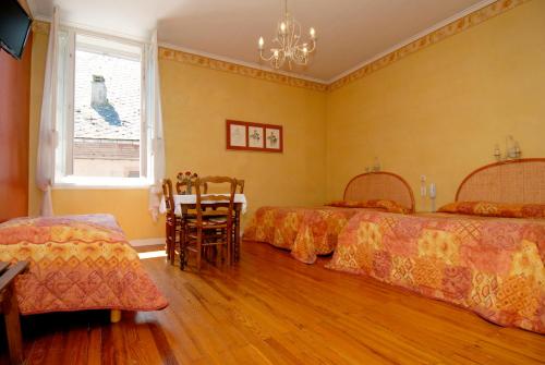 Imagen de la habitación del Hotel George, Montmelian. Foto 7