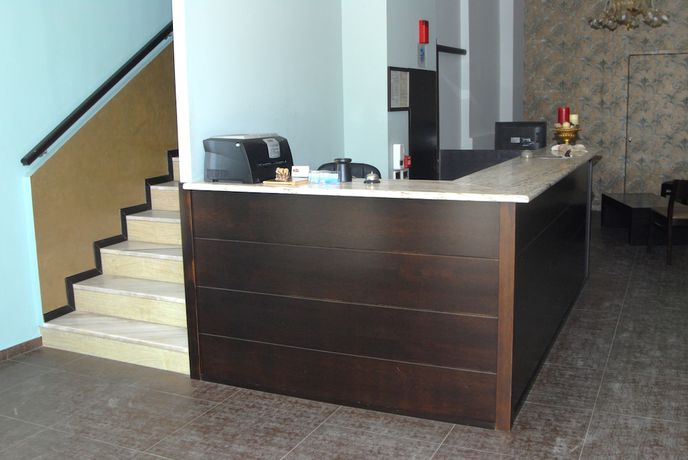 Imagen de los interiores del Hotel George, Patras. Foto 19