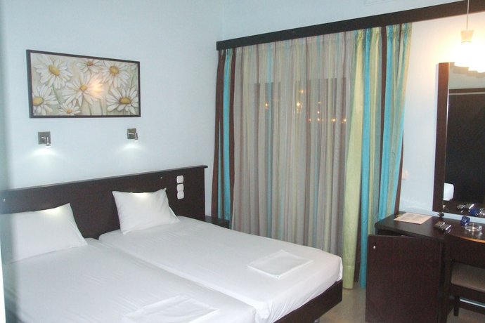 Imagen de la habitación del Hotel George, Patras. Foto 13