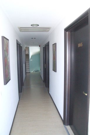 Imagen de los interiores del Hotel George, Patras. Foto 20