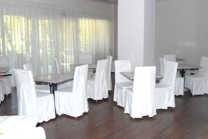 Imagen del bar/restaurante del Hotel George, Patras. Foto 4