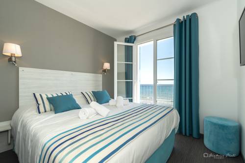 Imagen de la habitación del Hotel George Sand, La Seyne sur Mer. Foto 2