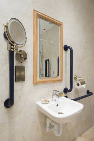 Imagen de la habitación del Hotel George Street. Foto 14