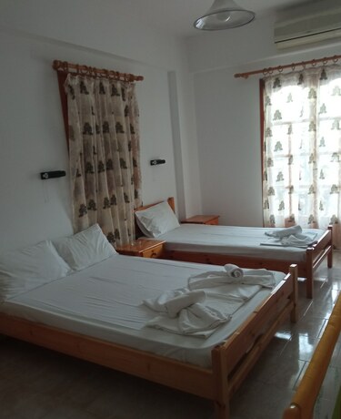 Imagen general del Hotel George Studios Stalida. Foto 9
