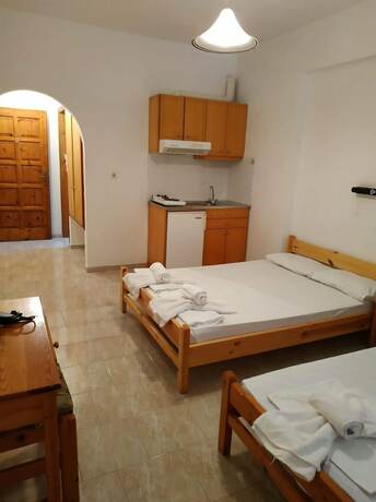 Imagen de la habitación del Hotel George Studios Stalida. Foto 19