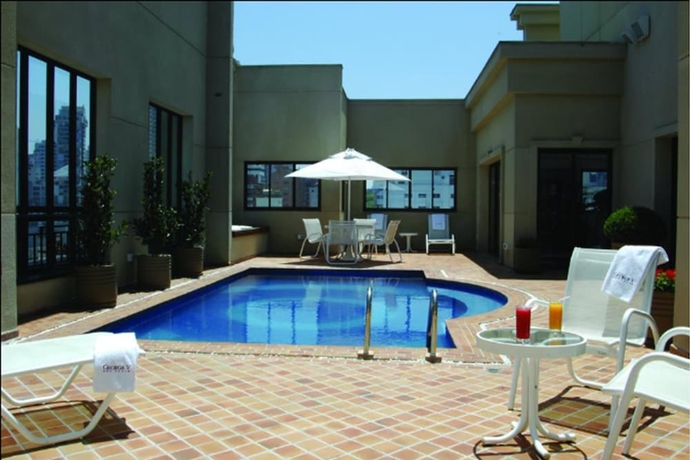 Imagen de la piscina del Hotel George V Casa Branca. Foto 18