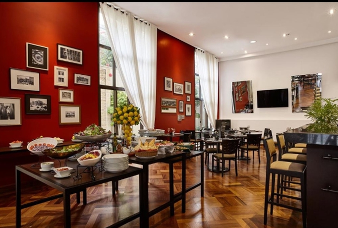 Imagen del bar/restaurante del Hotel George V Casa Branca. Foto 2