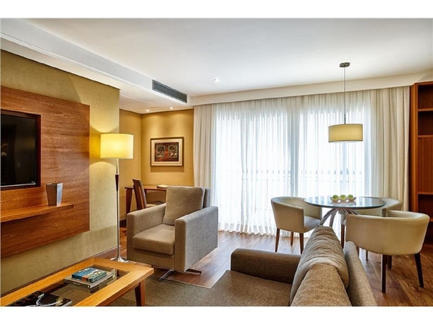 Imagen de la habitación del Hotel George V Casa Branca. Foto 12