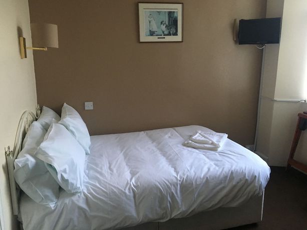 Imagen de la habitación del Hotel George and Abbotsford. Foto 11