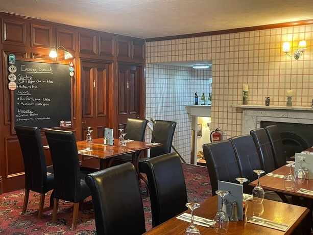 Imagen del bar/restaurante del Hotel George and Dragon Dent. Foto 3