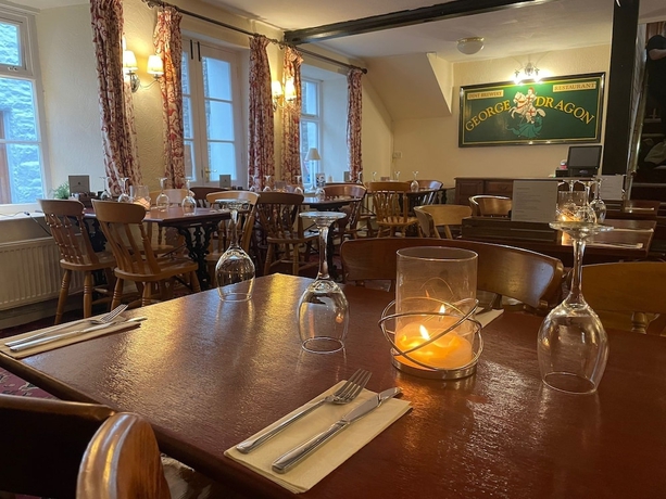 Imagen del bar/restaurante del Hotel George and Dragon Dent. Foto 6