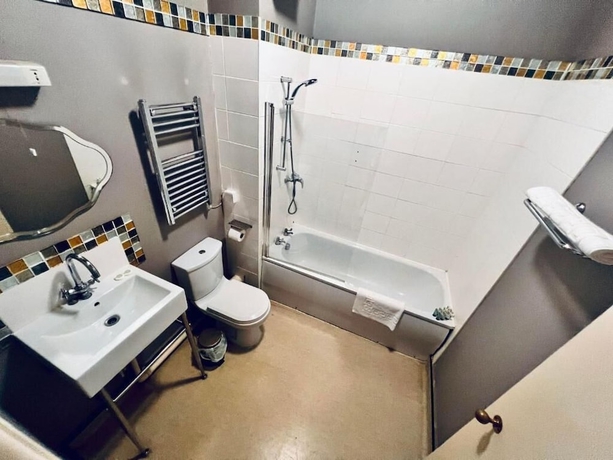 Imagen de la habitación del Hotel George and Dragon. Foto 14