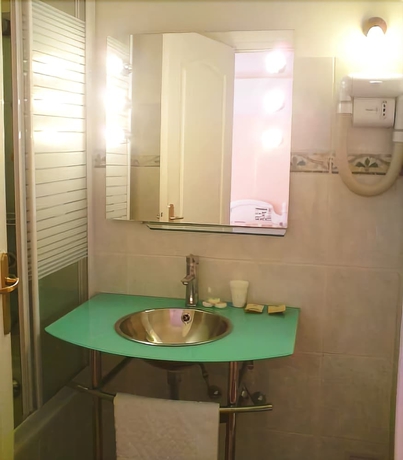 Imagen de la habitación del Hotel Georges, Niza. Foto 12
