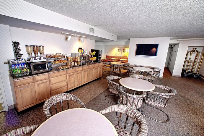 Imagen del bar/restaurante del Hotel Georgetown Suites. Foto 4
