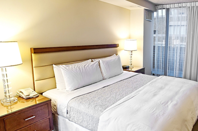 Imagen de la habitación del Hotel Georgetown Suites Harbour. Foto 3