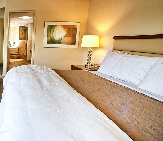 Imagen de la habitación del Hotel Georgetown Suites Harbour. Foto 6