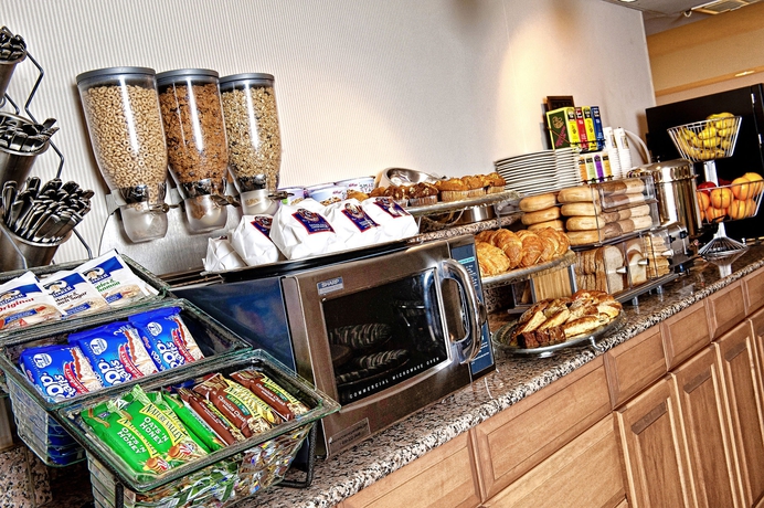 Imagen del bar/restaurante del Hotel Georgetown Suites Harbour. Foto 2