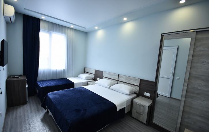 Imagen de la habitación del Hotel Georgia, Batumi. Foto 14