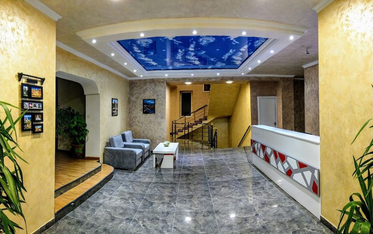 Imagen de los interiores del Hotel Georgia. Foto 18