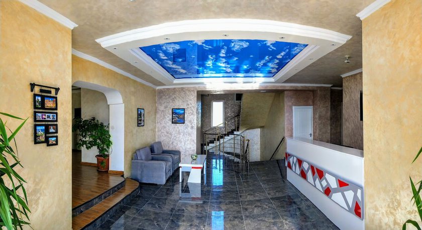 Imagen de los interiores del Hotel Georgia. Foto 19