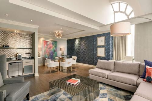 Imagen de la habitación del Hotel Georgian Court Hotel. Foto 17