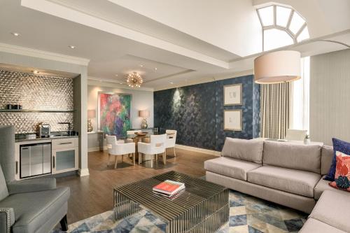 Imagen de la habitación del Hotel Georgian Court Hotel. Foto 18