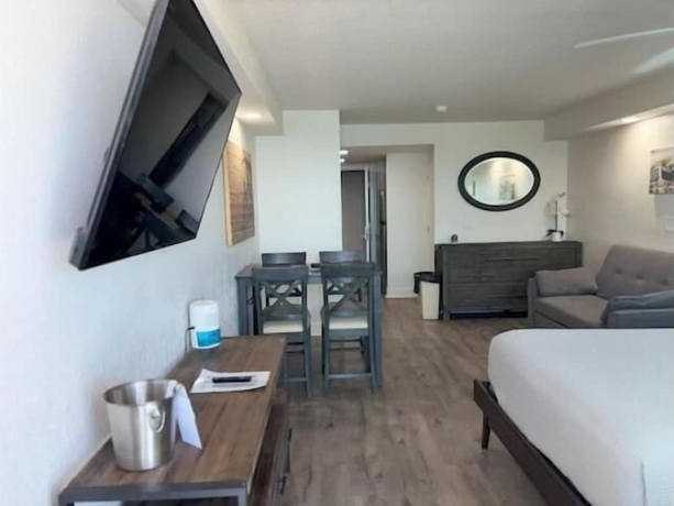 Imagen de la habitación del Hotel Georgian Inn Beach Club. Foto 8