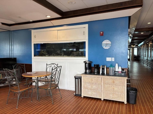 Imagen del bar/restaurante del Hotel Georgian Inn Beach Club. Foto 4