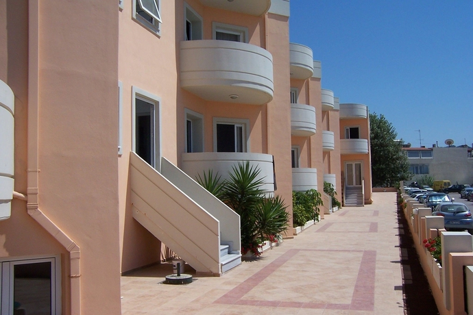 Imagen de los exteriores del Hotel Georgina, Aghia Marina. Foto 7