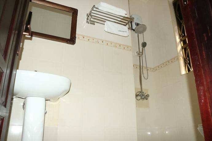 Imagen de la habitación del Hotel Georgina Gardens. Foto 8