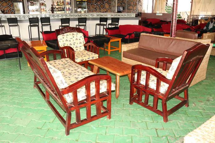 Imagen del bar/restaurante del Hotel Georgina Gardens. Foto 3