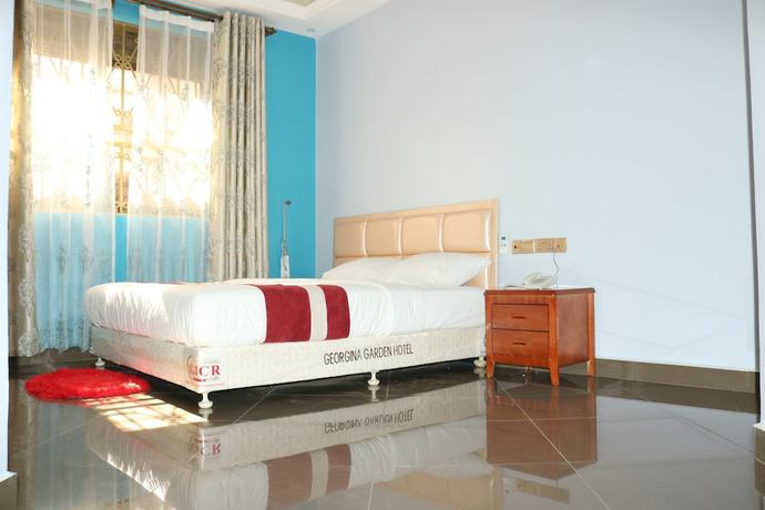 Imagen de la habitación del Hotel Georgina Gardens. Foto 11