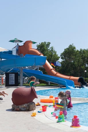 Imagen de la piscina del Hotel Georgioupolis Resort. Foto 14