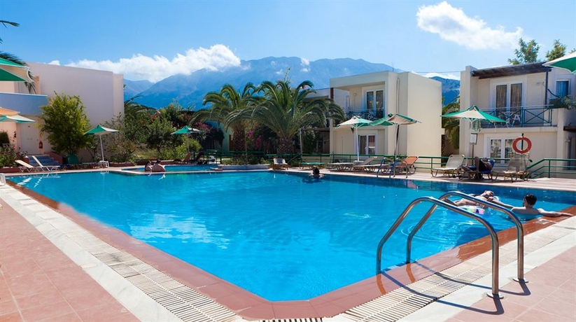 Imagen de la piscina del Hotel Georgioupolis Resort. Foto 16