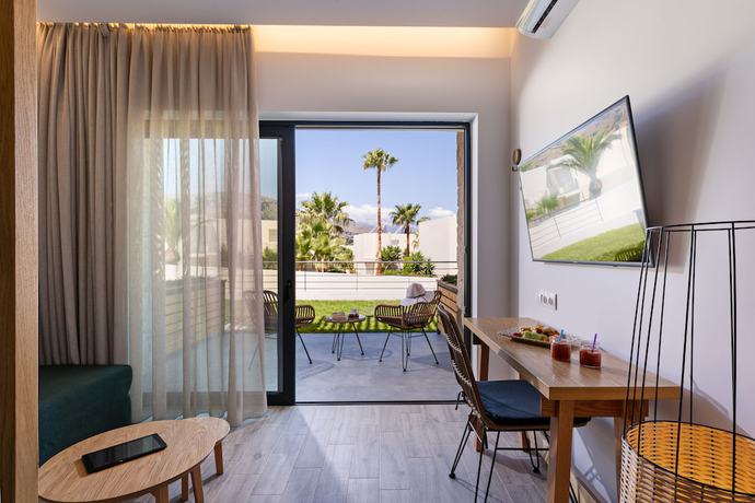 Imagen de la habitación del Hotel Georgioupolis Suites. Foto 11