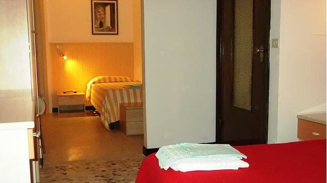 Imagen de la habitación del Hotel Geppi. Foto 7