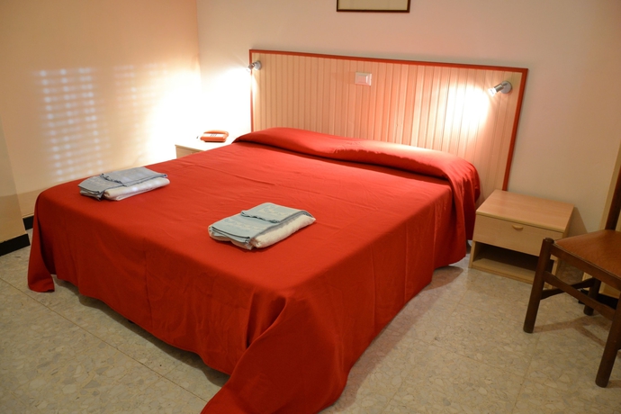 Imagen de la habitación del Hotel Geppi. Foto 9