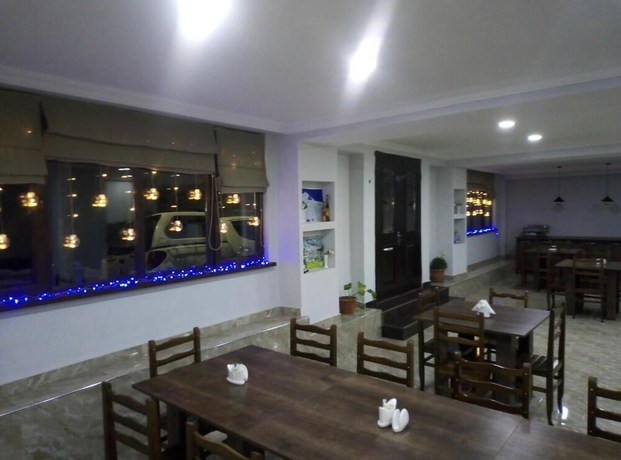 Imagen del bar/restaurante del Hotel Gera. Foto 3