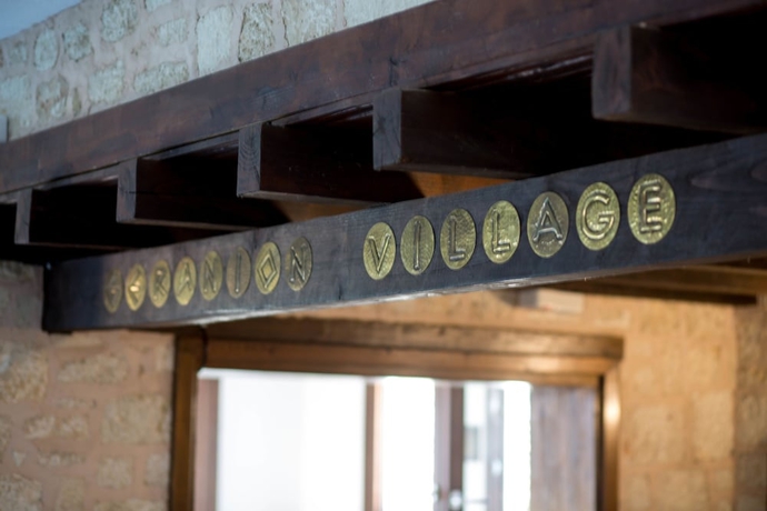 Imagen de los interiores del Hotel Geranion Village. Foto 10