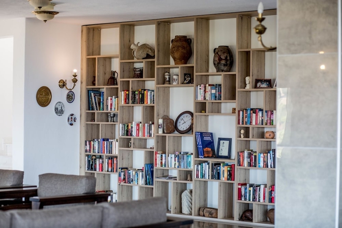 Imagen de los interiores del Hotel Geranion Village. Foto 12