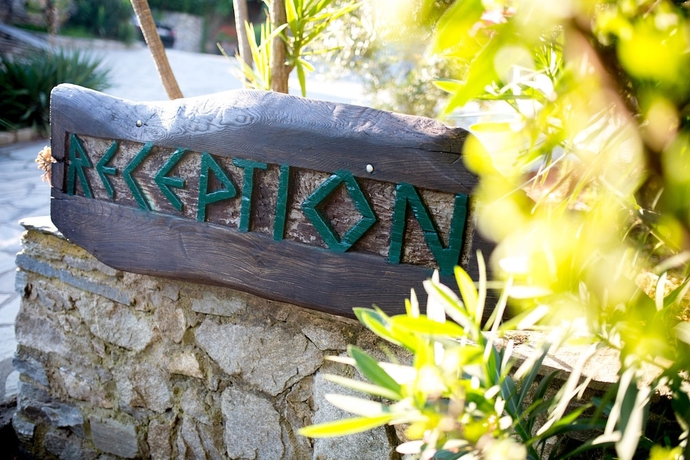 Imagen de los interiores del Hotel Geranion Village. Foto 13