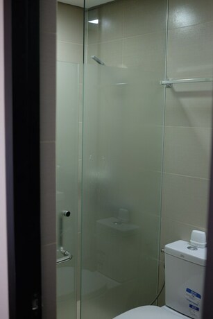 Imagen de la habitación del Hotel Gerbi's Condoplace at Oceanway Residences Boracay. Foto 24