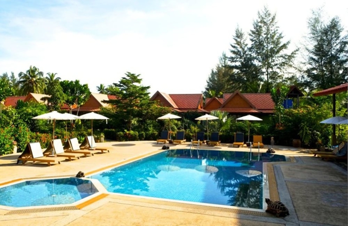 Imagen de la piscina del Hotel Gerd and Noi Resort Khao Lak. Foto 11