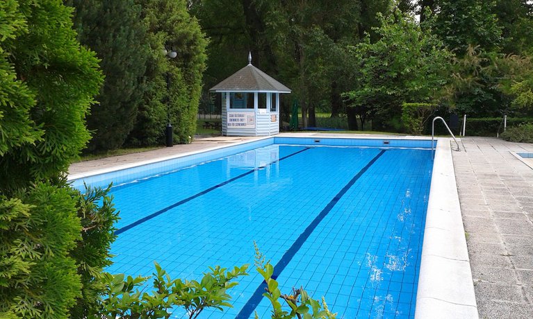 Imagen de la piscina del Hotel Geréby Kúria és Lovasudvar. Foto 20