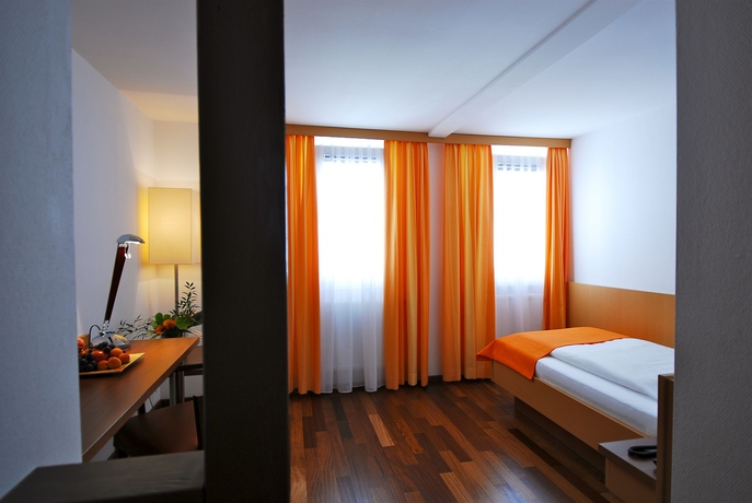 Imagen de la habitación del Hotel Germania, Bregenz. Foto 10
