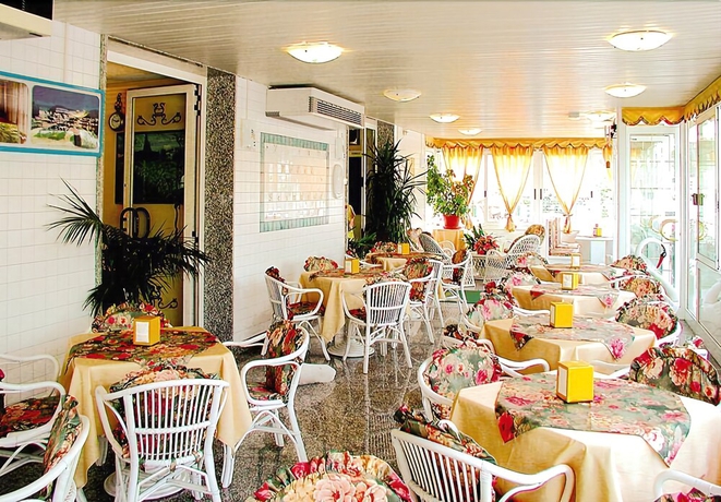 Imagen del bar/restaurante del Hotel Germania. Foto 4