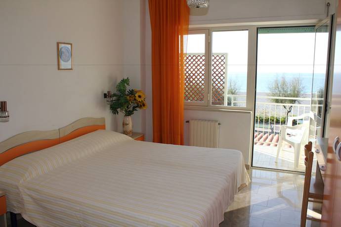 Imagen de la habitación del Hotel Germania, Praia A Mare. Foto 4