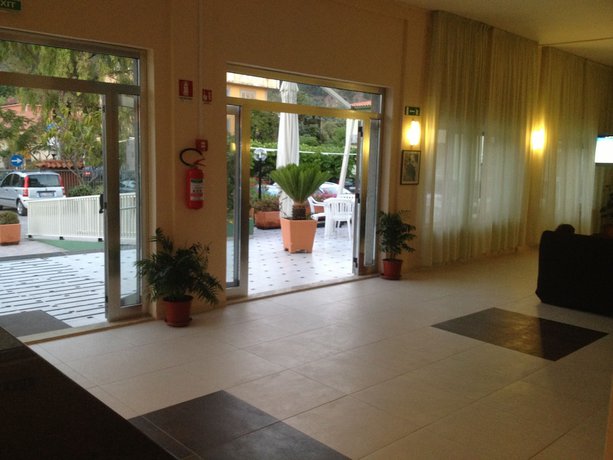 Imagen de los interiores del Hotel Germania, Praia A Mare. Foto 17