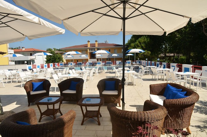 Imagen de la piscina del Hotel Germania, San Michele al Tagliament. Foto 11