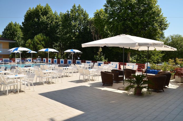 Imagen de la piscina del Hotel Germania, San Michele al Tagliament. Foto 13